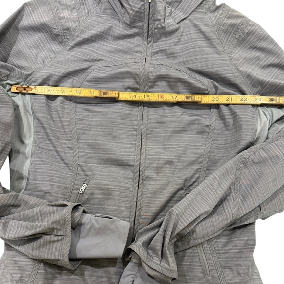 Lululemon Run Make a Break Jacket Grey Size 10/12 - Picture 5 of 7